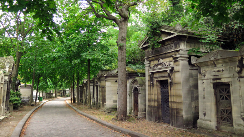 Lane in Père Lachaise Cemetery