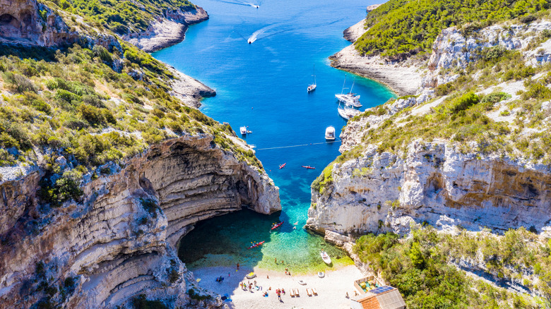 Stiniva, Vis aerial