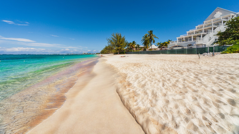 soft sands of Seven Mile Beach