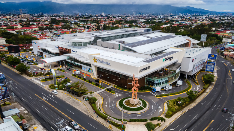 the Lincoln plaza shopping mall in Escazú, Costa Rica.