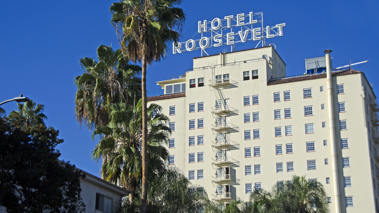 Exterior of the The Hollywood Roosevelt