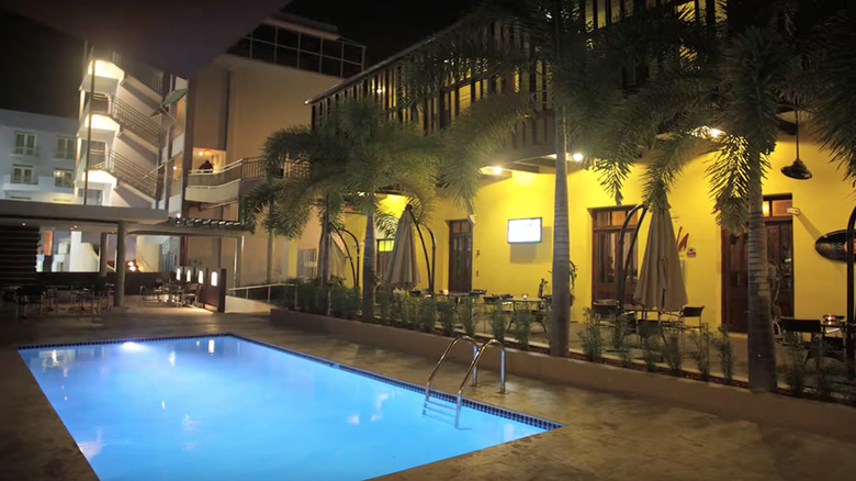 Pool at Ponce Plaza Hotel