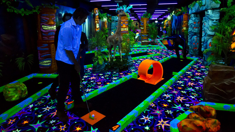 Neon putt putt