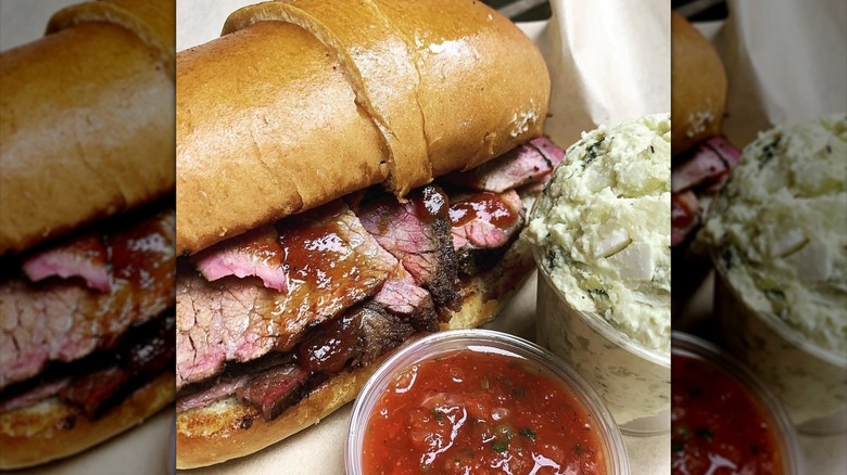 Mo's Smokehouse BBQ exterior in Pismo Beach