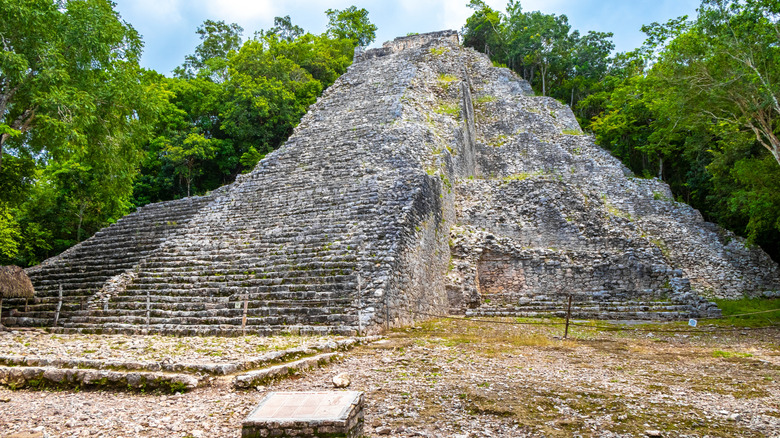 Nohoch Mul Pyramid, Cobá