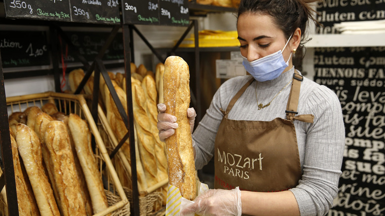 Pastry shop in Paris