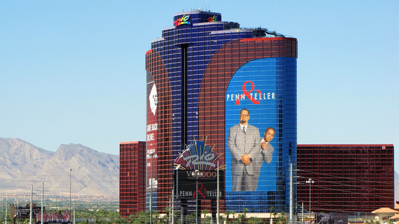 Penn & Teller billboard