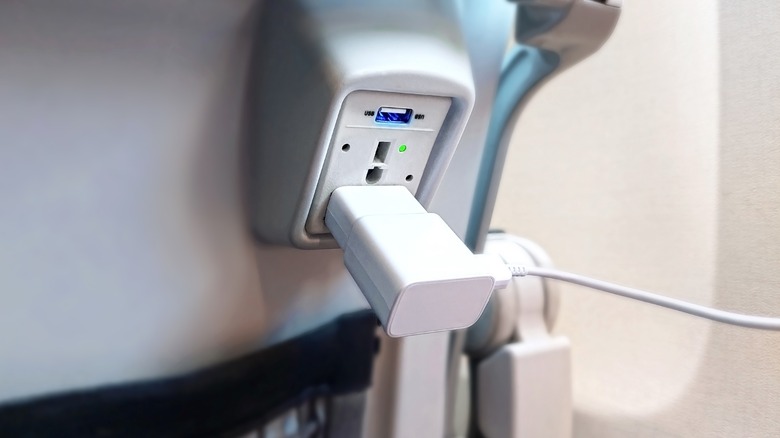 airplane power charging outlet