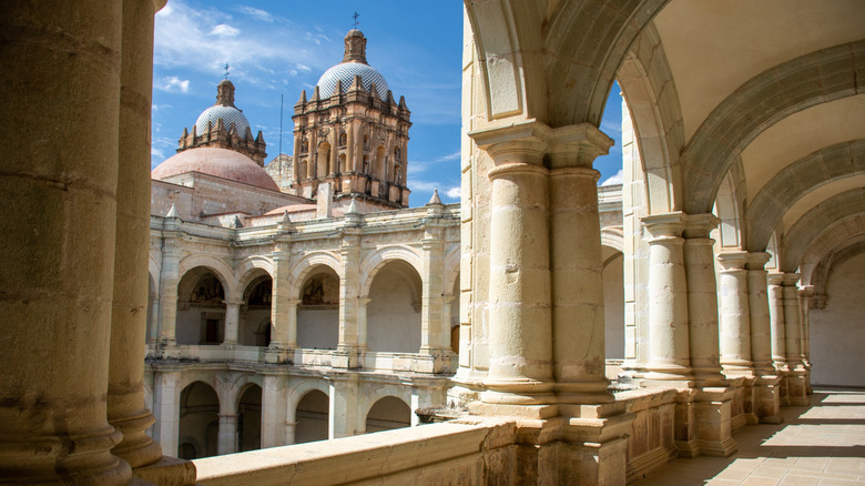 inside Templo de Santo Domingo