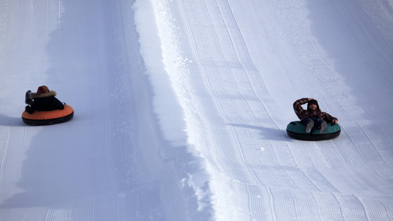 Snow tubing lanes