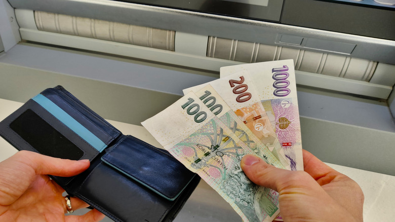 Withdrawing foreign currency from ATM