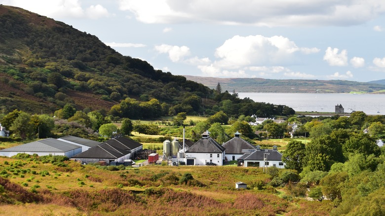 Lochranza Distillery