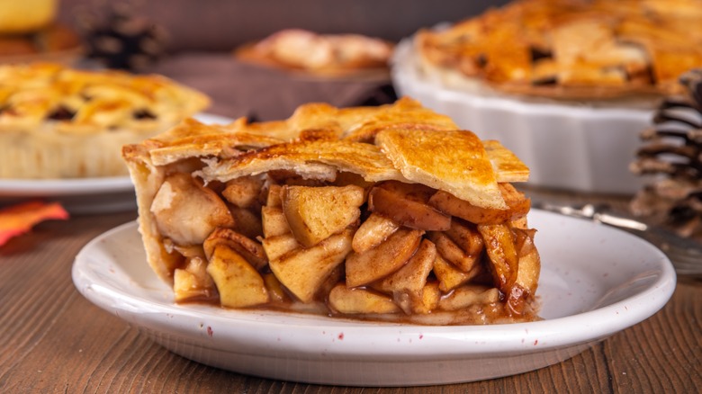 Classic apple pie slice