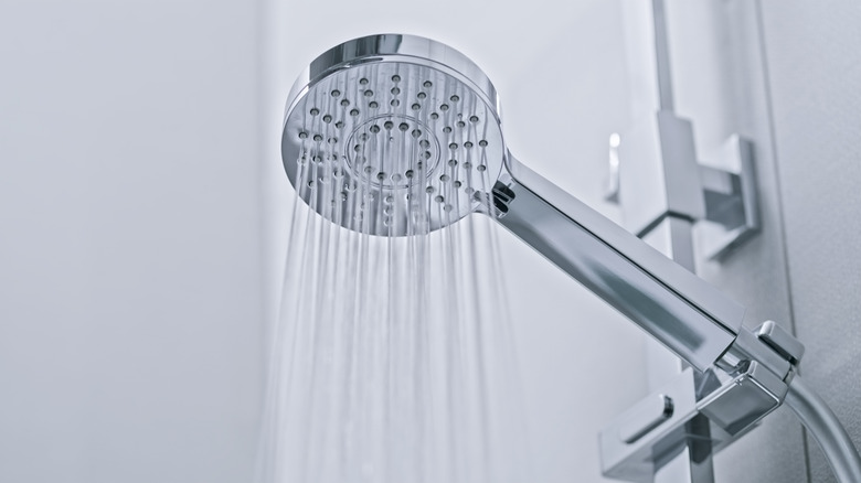 shower head with water