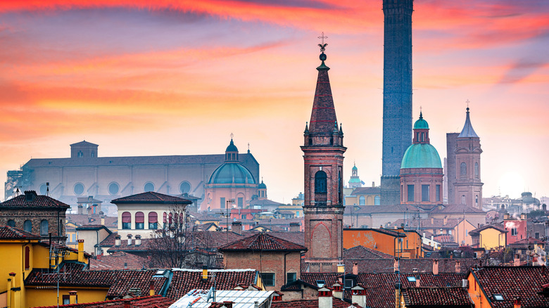 Bologna cityscape at dusk