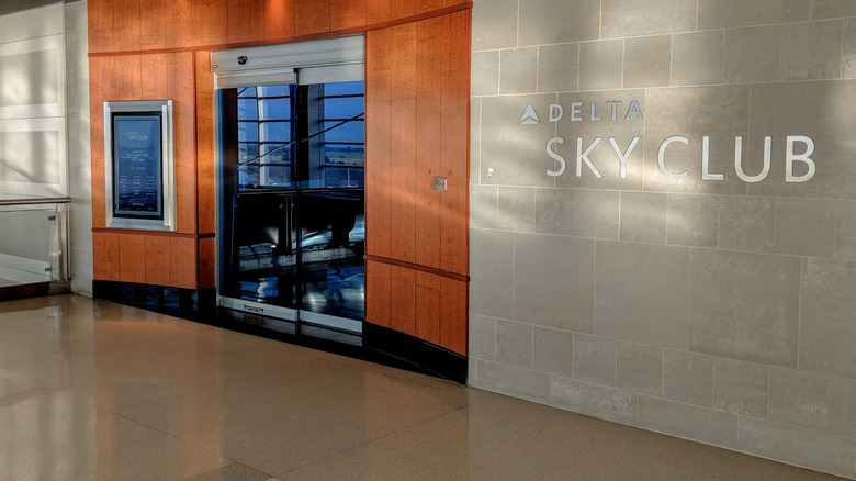 entrance to Delta Sky Club lounge