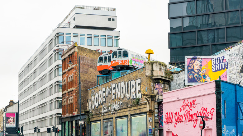 Eine's "Adore and Endure" in Shoreditch