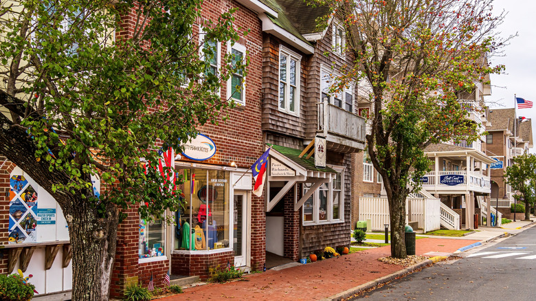 Brick buildings lining a street in downtown Manteo, North Carolina