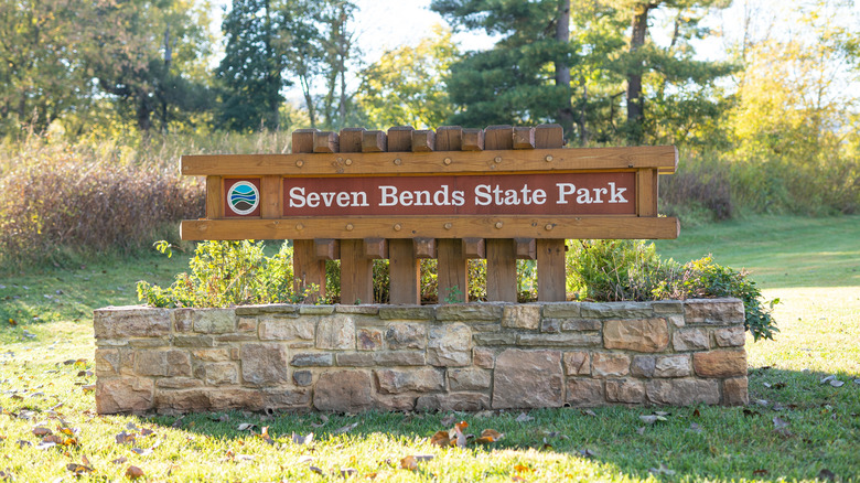 Sign for Seven Bends State Park