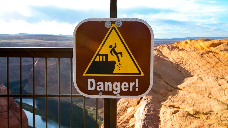 Grand Canyon safety warning sign