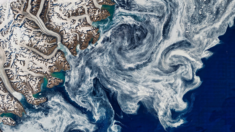 A bird's eye view of sea ice in the Denmark Strait