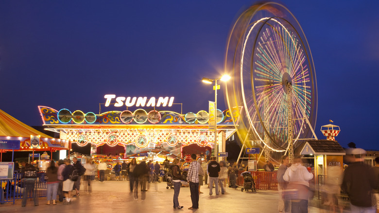 Santa Cruz boardwalk at night