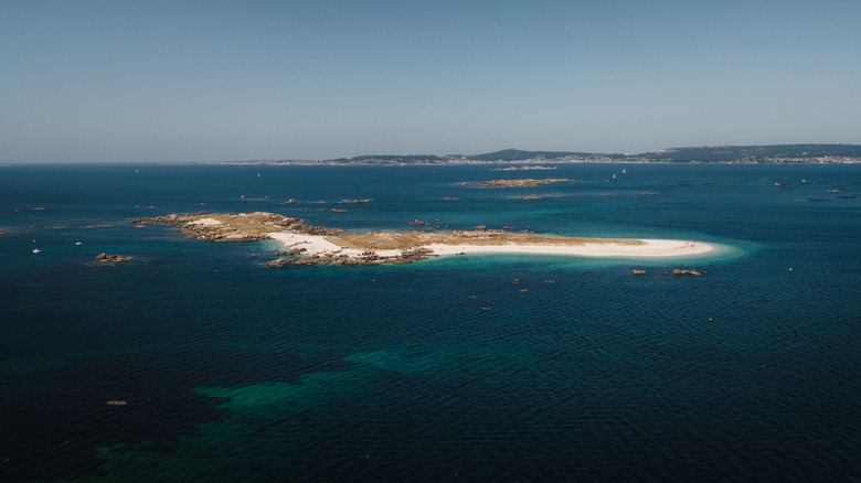 Spain's tiny Illote Guidoiro Areoso