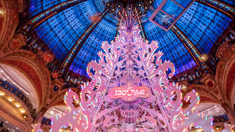 The Christmas tree at Galeries Lafayettes