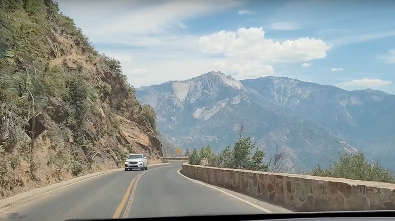 Generals Highway by Sequoia park