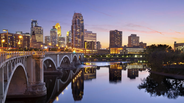 Minneapolis skyline at night