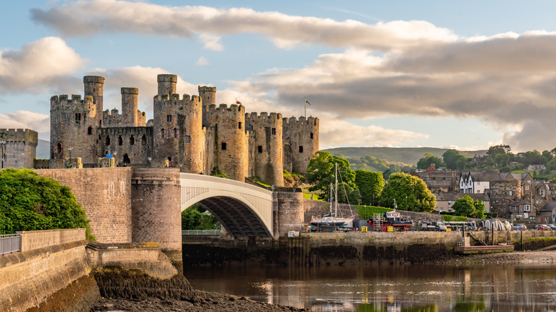 Conwy Castle behind bridge