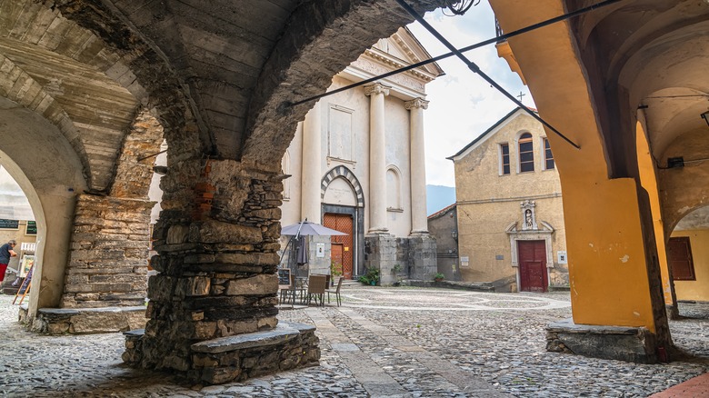 Arched underpass near Triora center