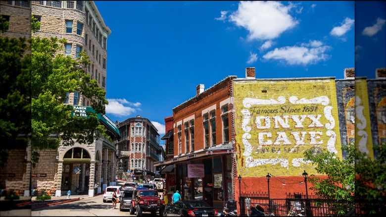 A street with cars in Eureka Springs, Arkansas 