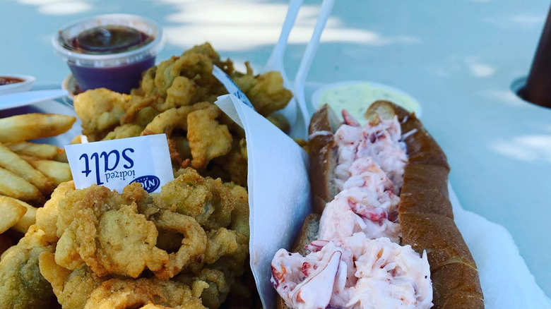 Bagaduce Lunch fried clams and lobster roll