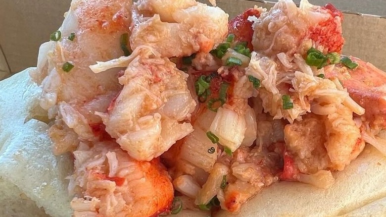 The brown butter lobster roll