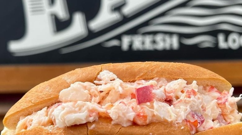 The finely chopped Greets Eats lobster roll