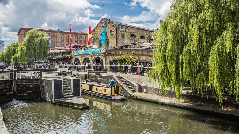 Boats sit in Regent's Canal