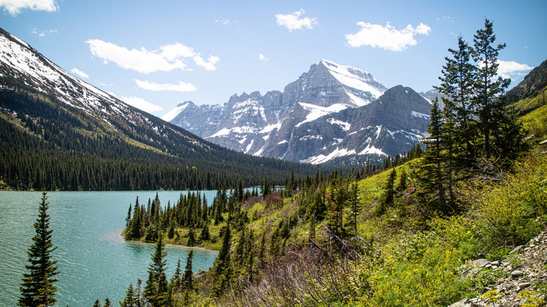 Gorgeous mountains and turquoise lake