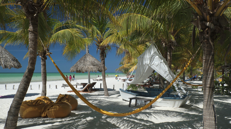 Isla Holbox beach