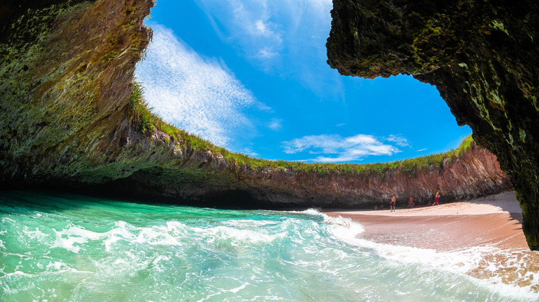 beach in Islas Marietas