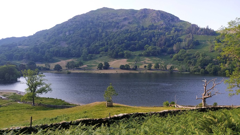 mountains, water in Windermere Lake