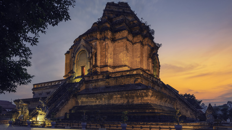 Wat Chedi Luang, Thailand's largest temple at sunset