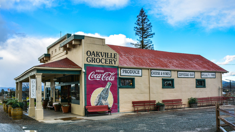 Exterior of Oakville Grocery in Oakville, California