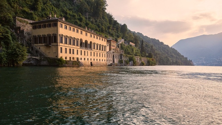 A historic villa on lake