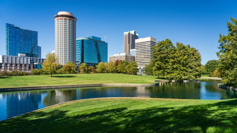 View of greenery around Gateway Arch National Park in St. Louis, Missouri