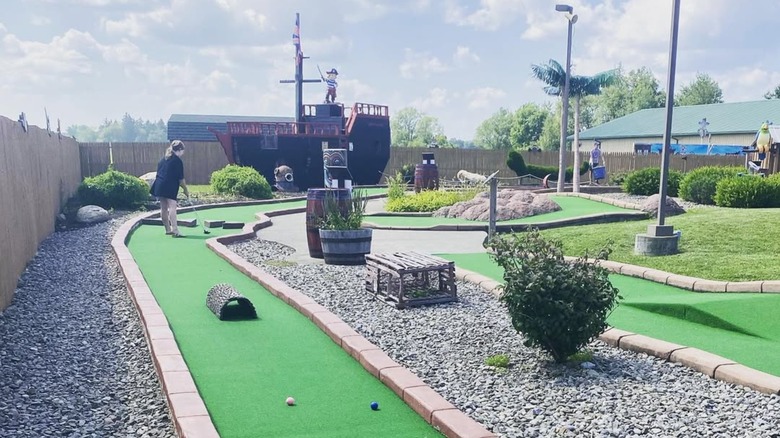 Golf hole at Shipwreck Amusements