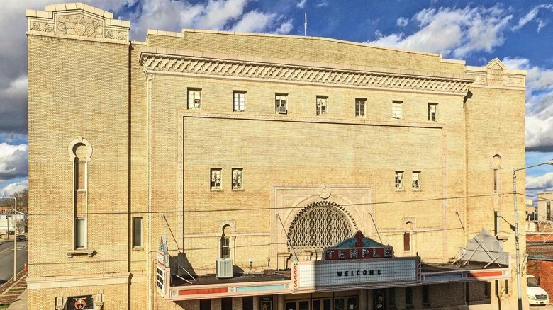 The facade of Temple Theater in Meridan, Mississippi