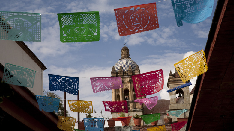 street scene in Oaxaca