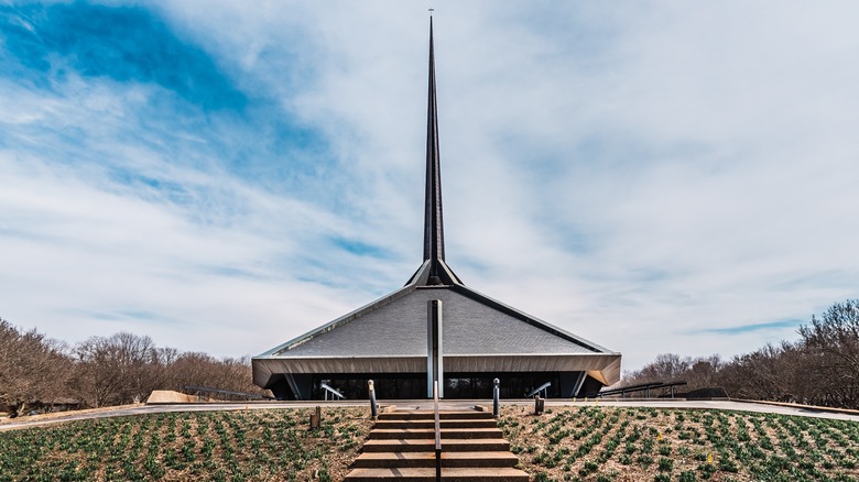 Eero Saarinen's North Christian Church in Columbus, Indiana