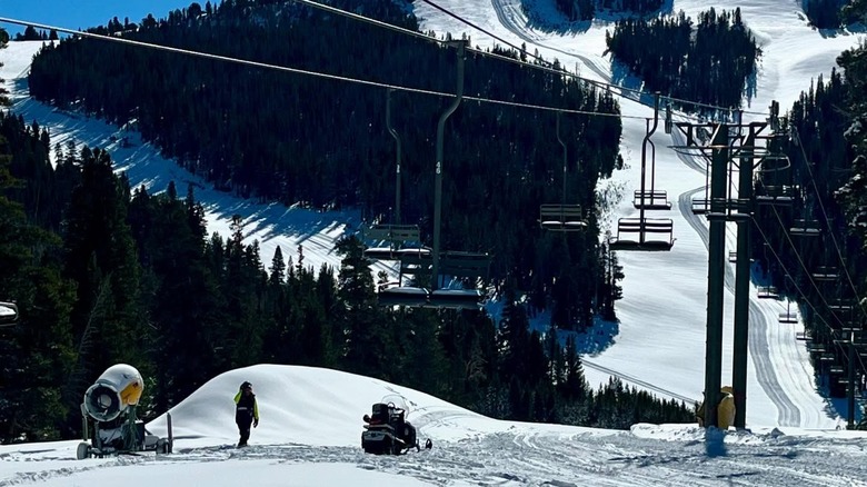 June Mountain ski lifts